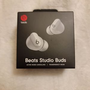 Beats by Dre earbuds, gray, added a pic of mine that are the same exact kind